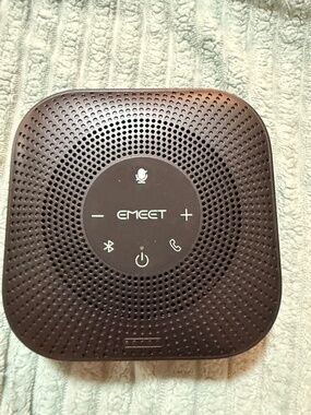 EMEET OfficeCore M0 Plus Bluetooth Conference Speakerphone w/ Case & Cable